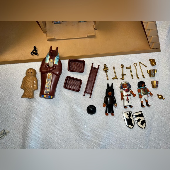 Playmobil 4240 Egyptian Pyramid History Set
Retired 2009
Accessories included - Picture 10 of 11